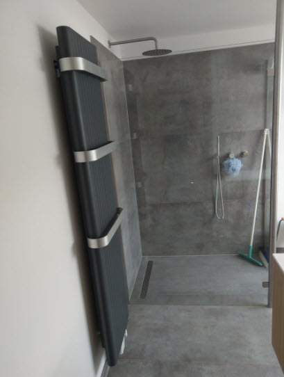 Luxe douche geplaatst in Helmond door 040 Badkamers