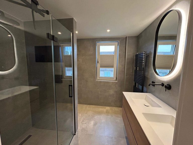 Inspiratie voor kleine badkamer met raam